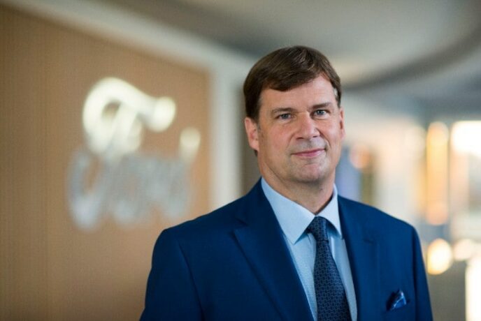 This image has an empty alt attribute; its file name is Ford-CEO-Jim-Farley-688x460.jpg